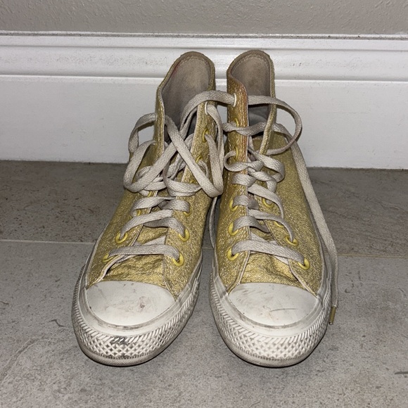 Yellow converse - Picture 2 of 6